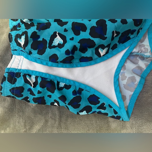 Kids Blue animal print sports short - Picture 2 of 4